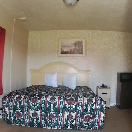 Colonial Motel Marshalltown Экстерьер фото